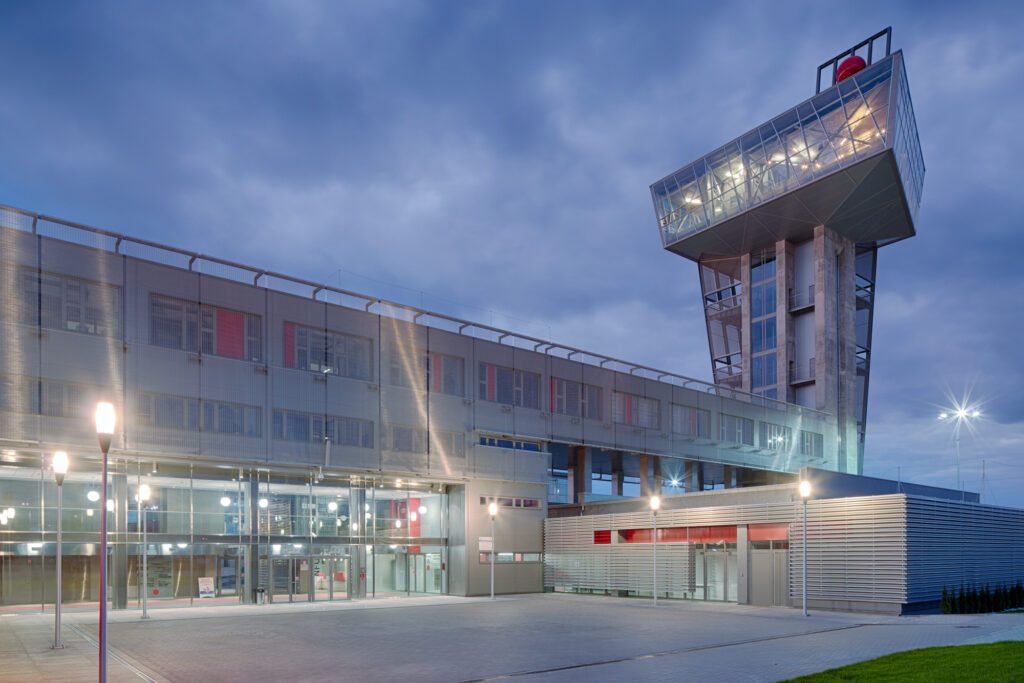 JLA - BSP ARCHITEKT - BUDYNEK KONGRES - TK 4